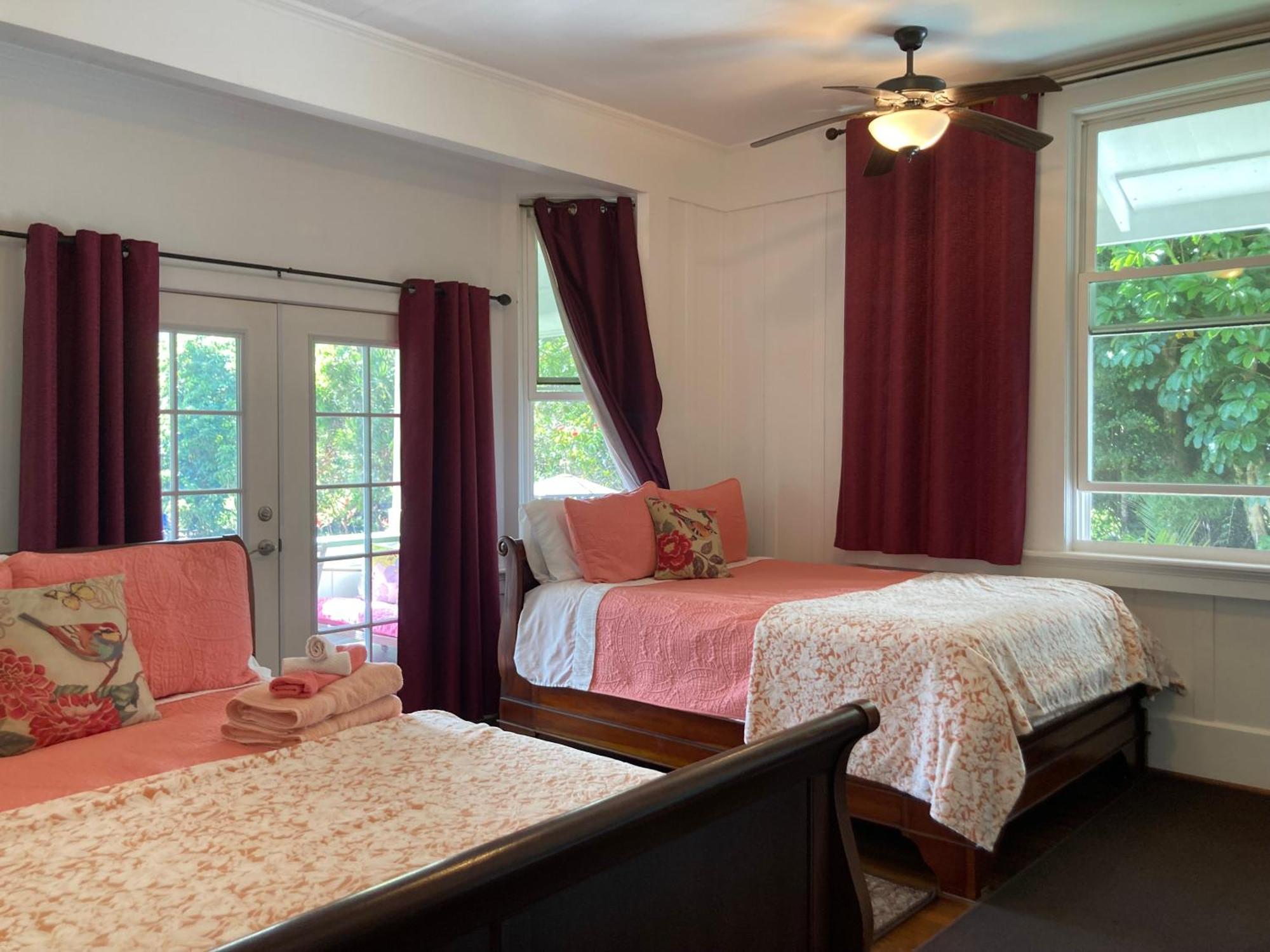 Bay Oceanfront Bed & Breakfast Hilo