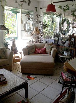 Hale Kawehi Guest house 3*