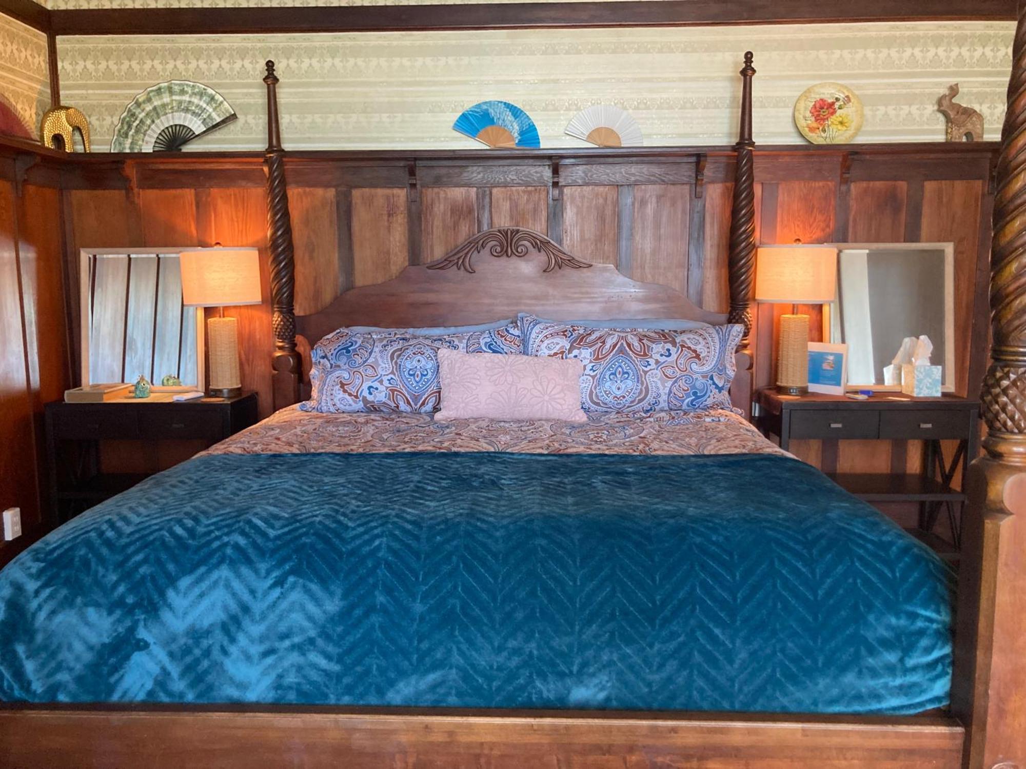 Bay Oceanfront Bed & Breakfast Hilo