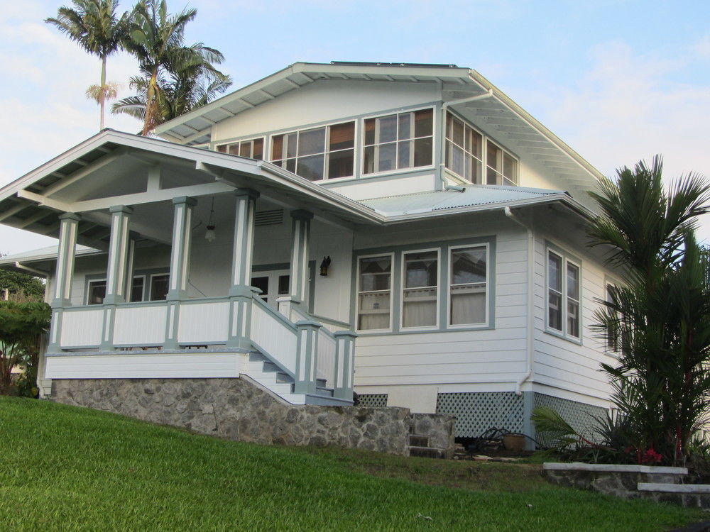 Old Hawaiian 3*
