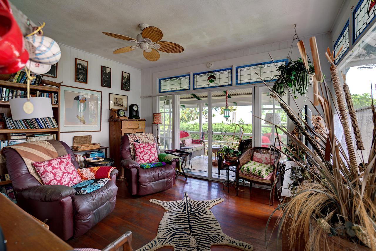 Hale Kawehi Guest house Hilo