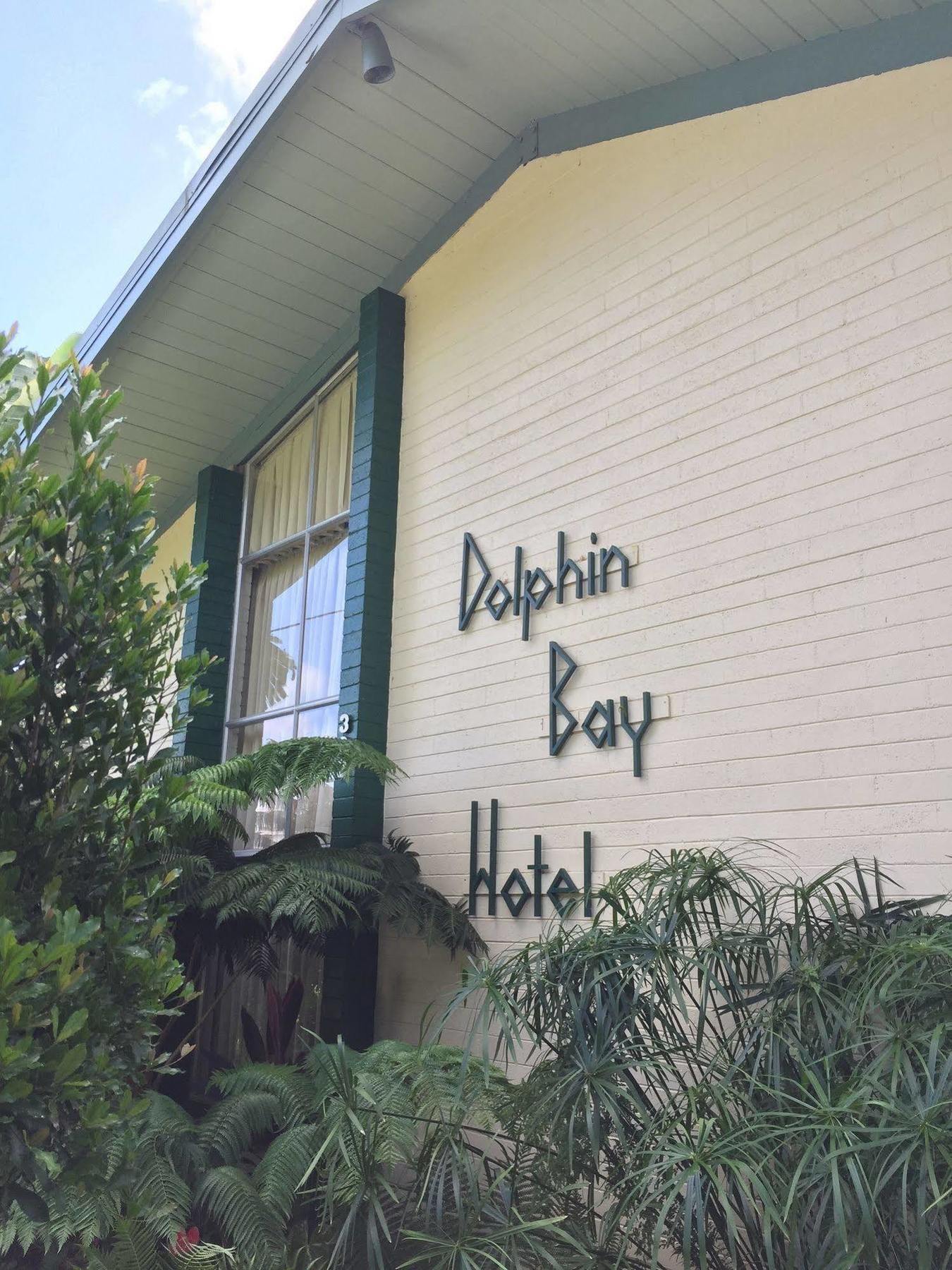 Dolphin Bay 2*