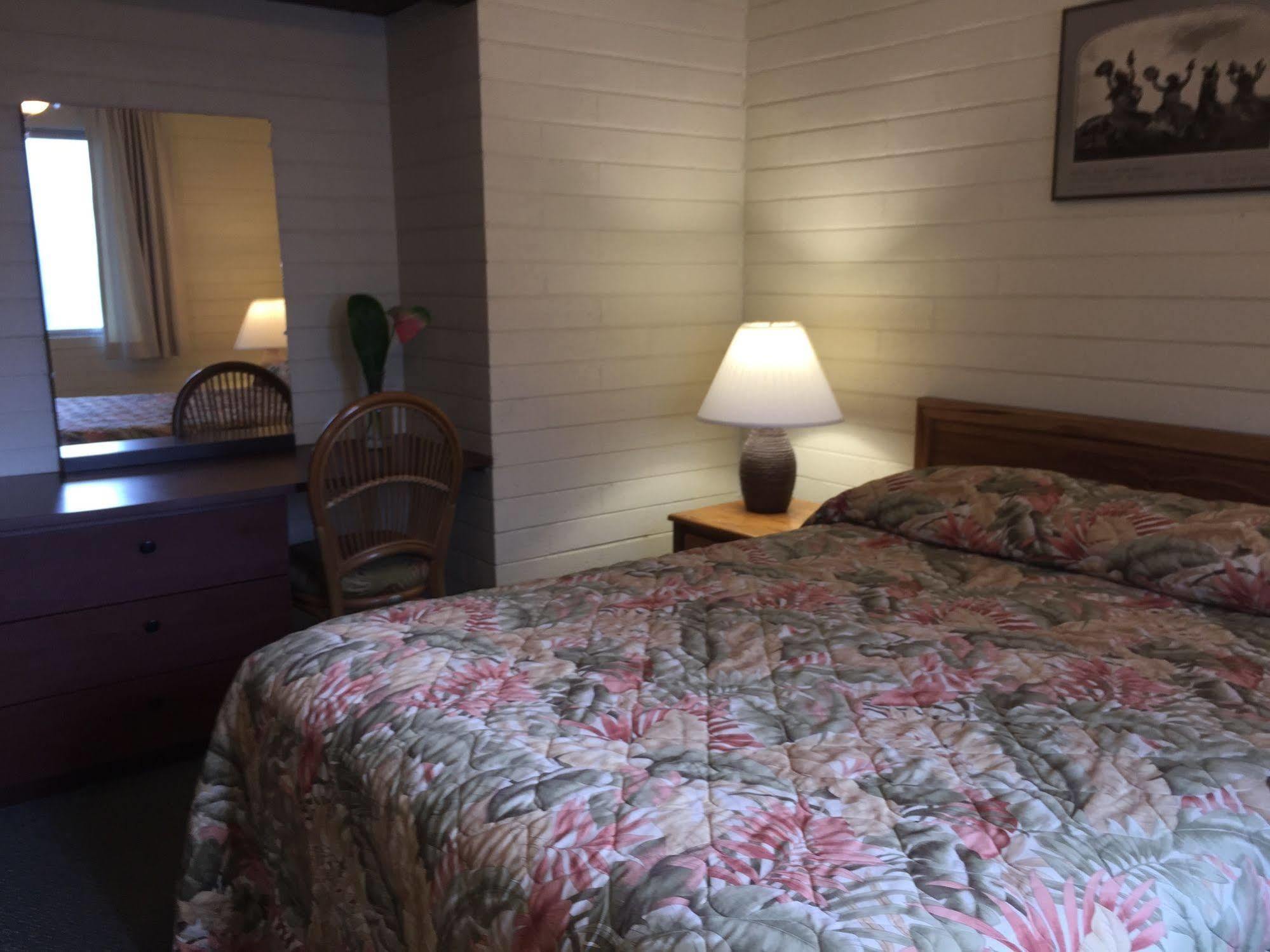Dolphin Bay Hotel Hilo