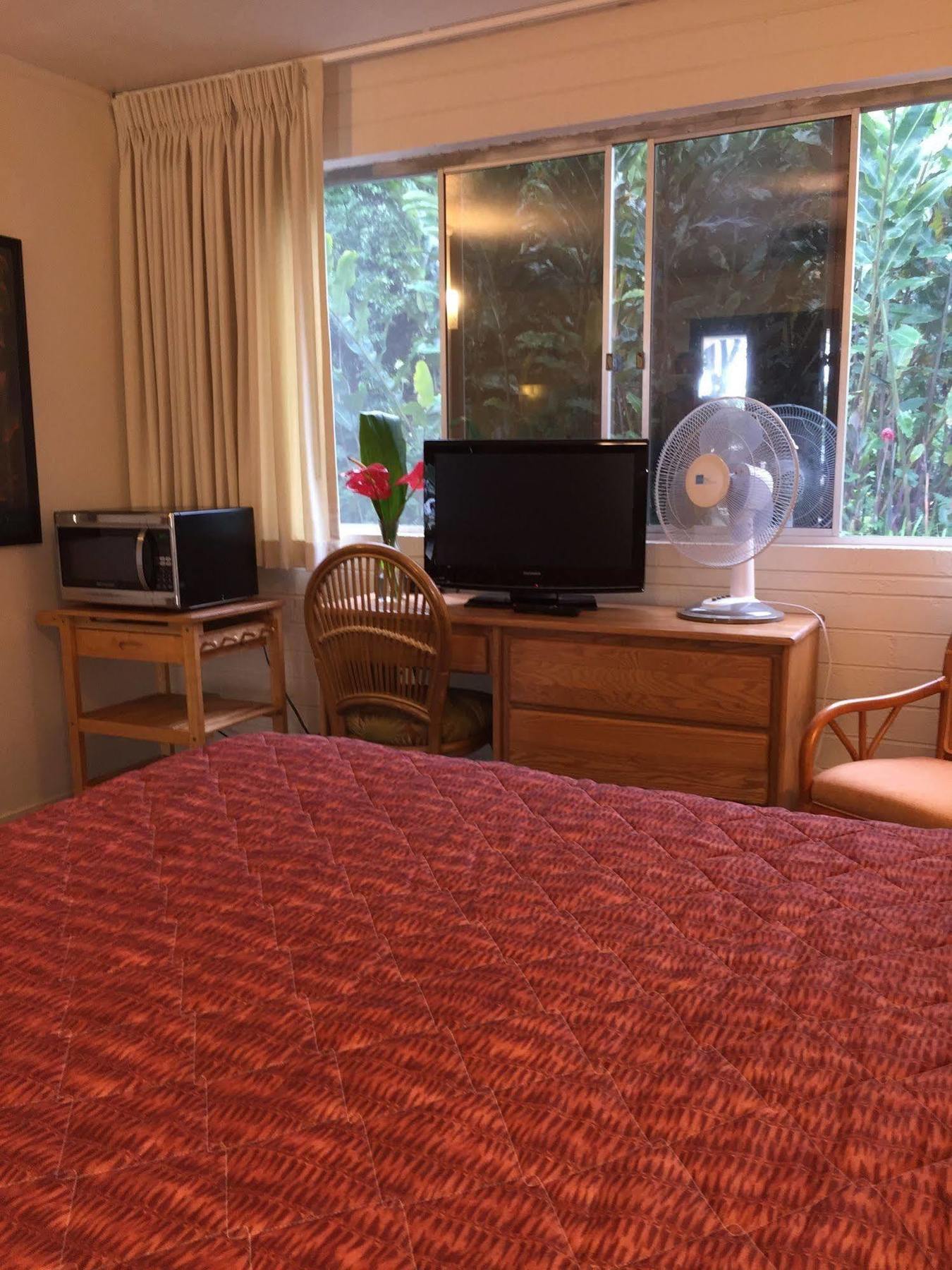 Dolphin Bay Hotel 2*