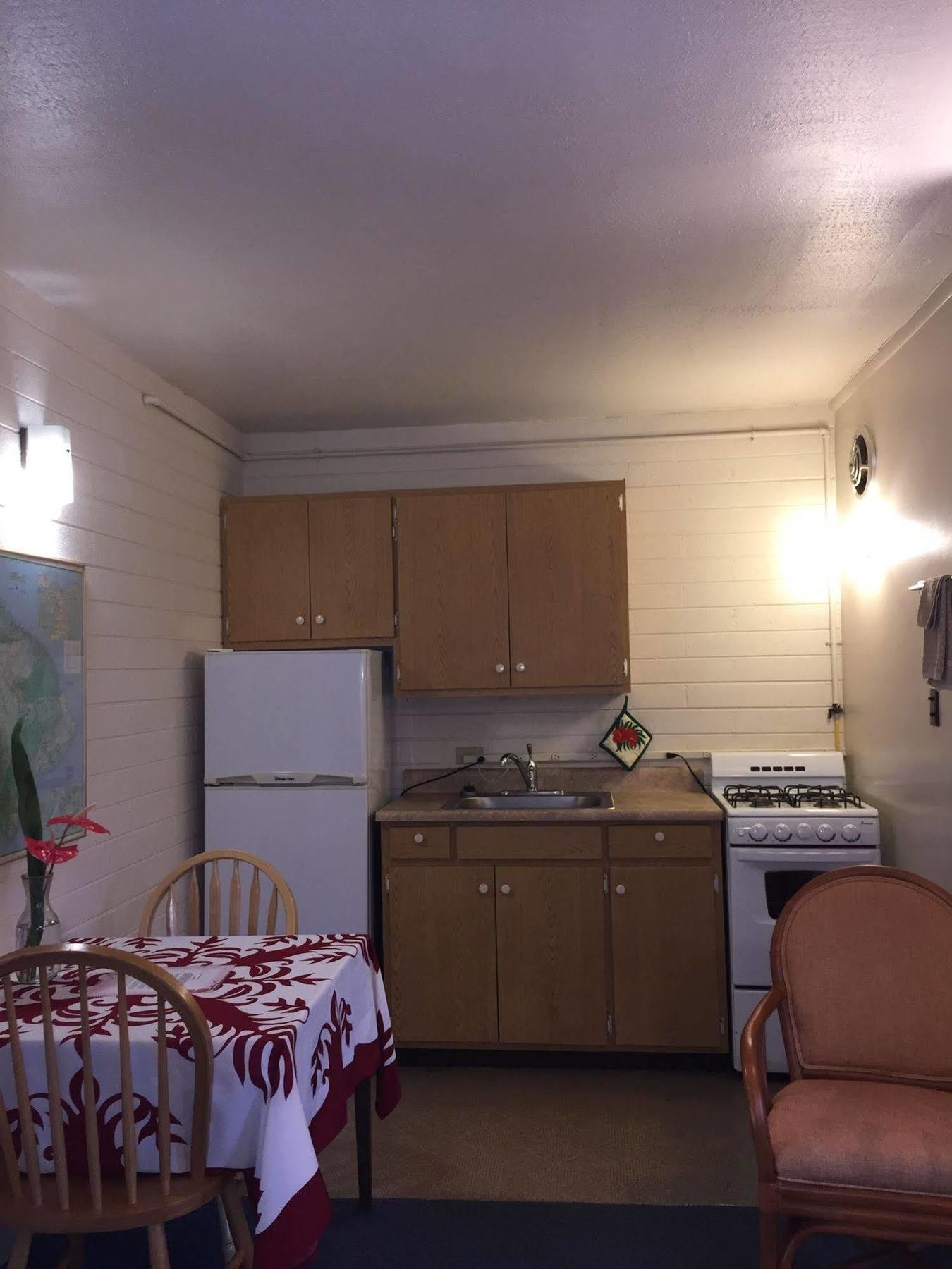 Dolphin Bay Hotel Hilo