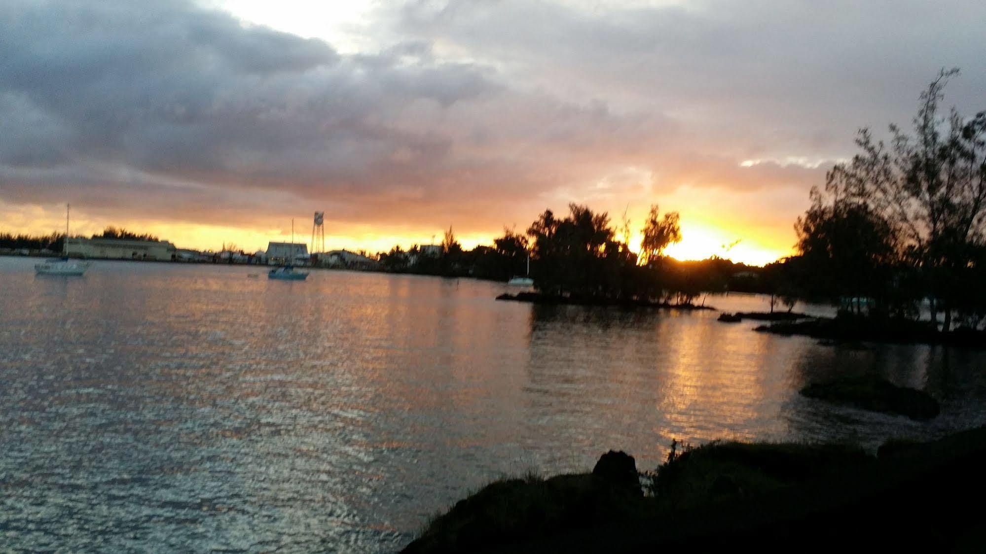 Reeds Bay Hotel Hilo