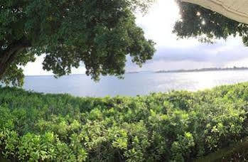 The Bay House 3*