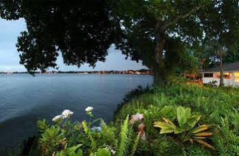 The Bay House 3*
