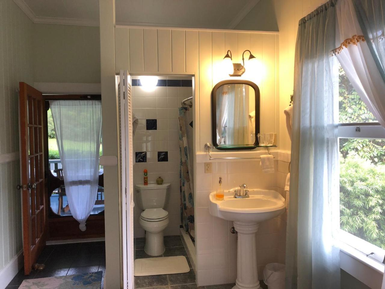 Old Hawaiian Bed & Breakfast 3*