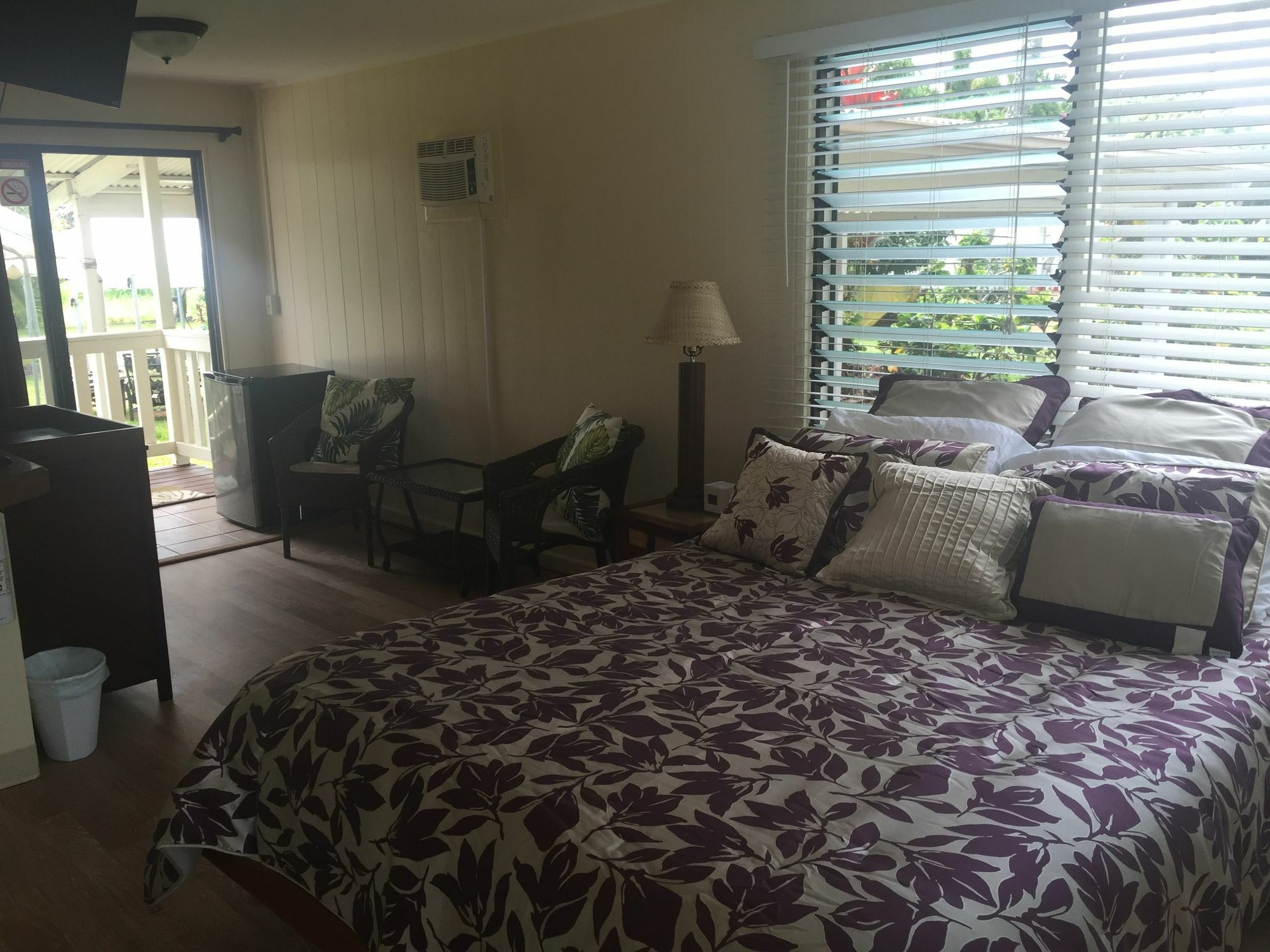 Aaron's Bed & Breakfast 2*