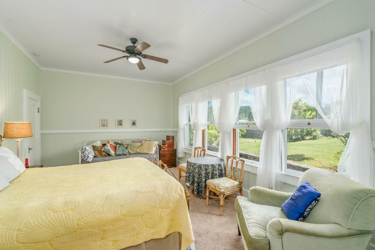 Old Hawaiian 3*